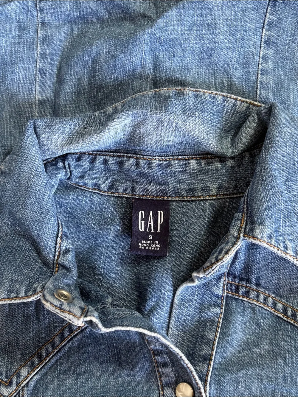 GAP Classic Denim Western Snap-Front Shirt - Blue - Picture 3 of 5